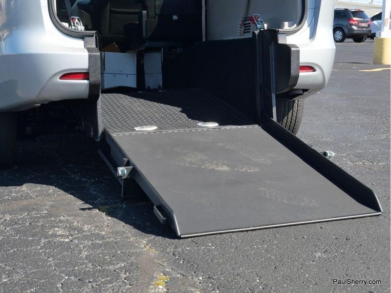Used 2022 Chrysler Voyager LXImage 10