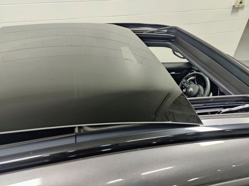 Used 2024 Alfa Romeo Stelvio Q4 AWD w/Sunroof/NavImage 7