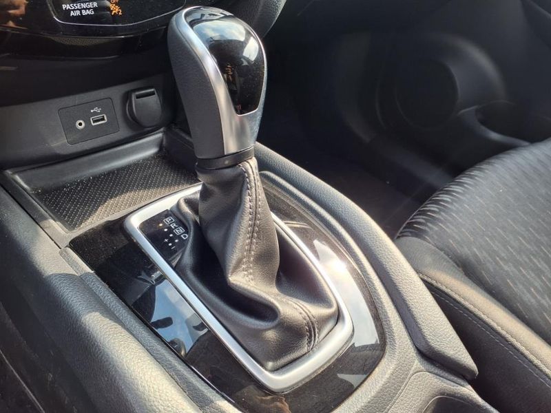 2018 Nissan Rogue SVImage 22