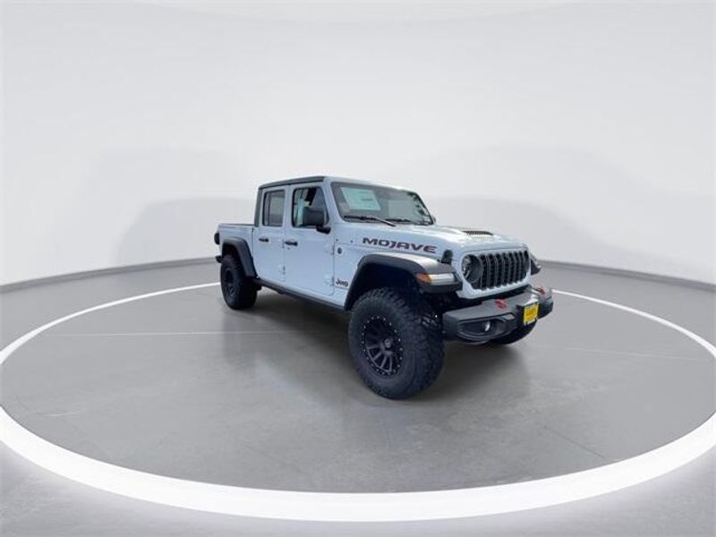 New 2025 Jeep Gladiator Mojave 4x4Image 2