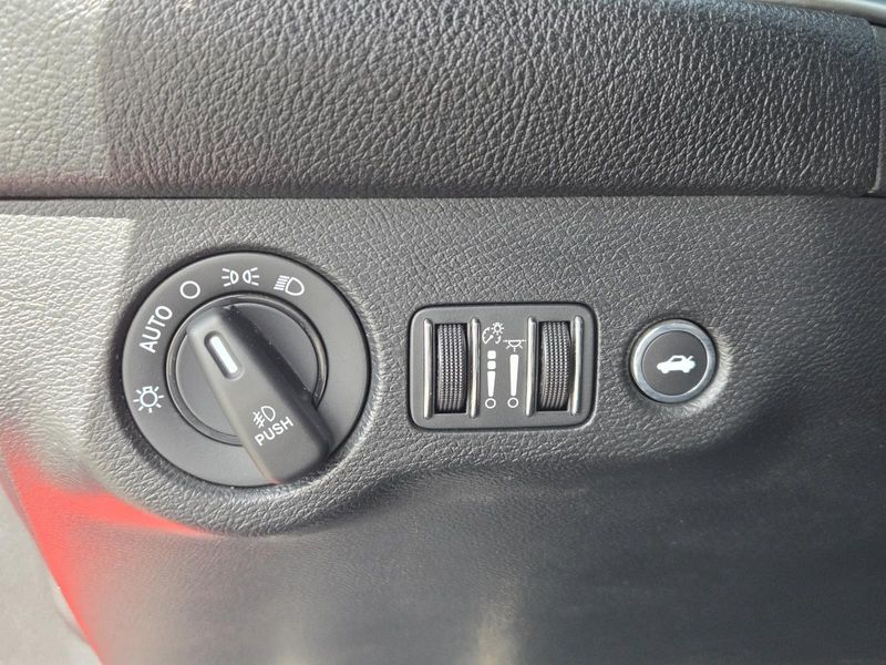 Used 2019 Dodge Challenger SXT RWD