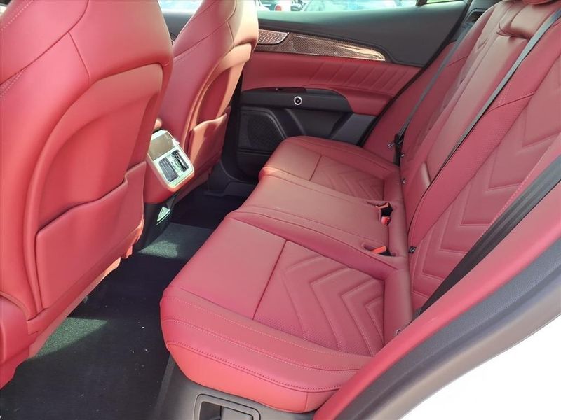 New 2026 Maserati Grecale ModenaImage 9