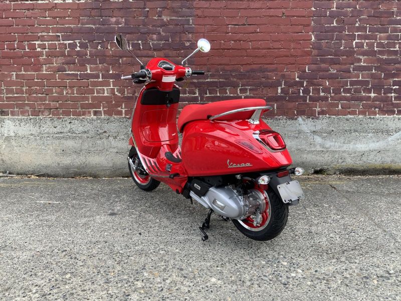 New 2027 Vespa PRIMAVERA 150 RED 
