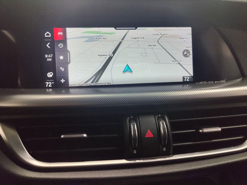 2024 Alfa Romeo Stelvio Ti AWD w/Sunroof/NavImage 9