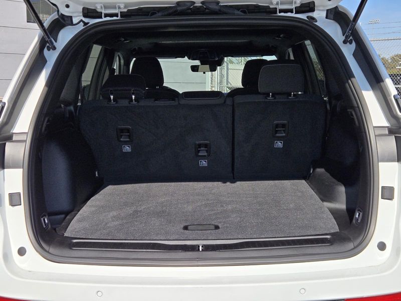 Used 2025 Jeep Grand Cherokee Laredo X 4x2