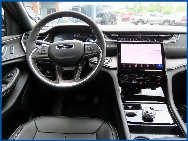 New 2025 Jeep Grand Cherokee LimitedImage 11