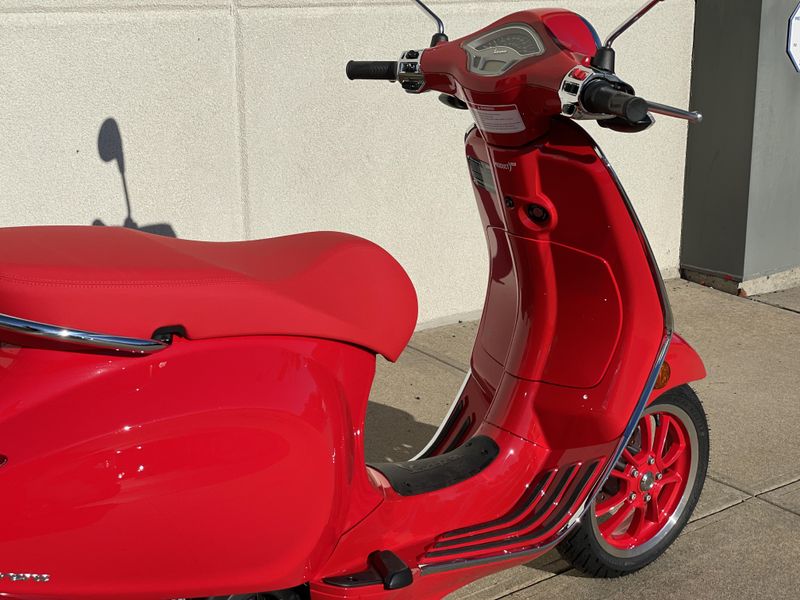 2025 Vespa PRIMAVERA 150 RED Image 6