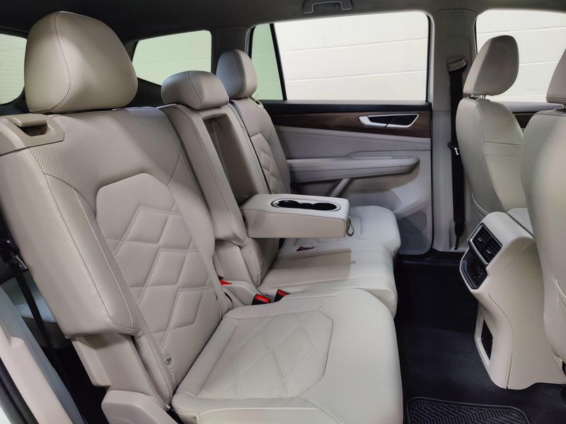 Used 2024 Volkswagen Atlas SE 4-Motion AWDImage 13