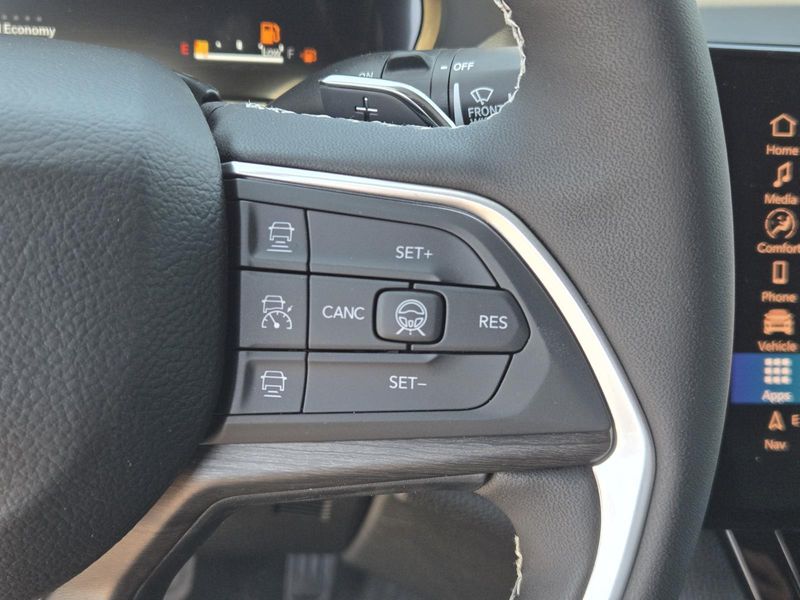 New 2026 Jeep Grand Cherokee L Laredo Altitude 4x4