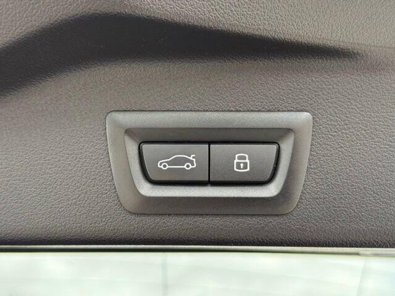 Used 2026 BMW X5 sDrive40iImage 17