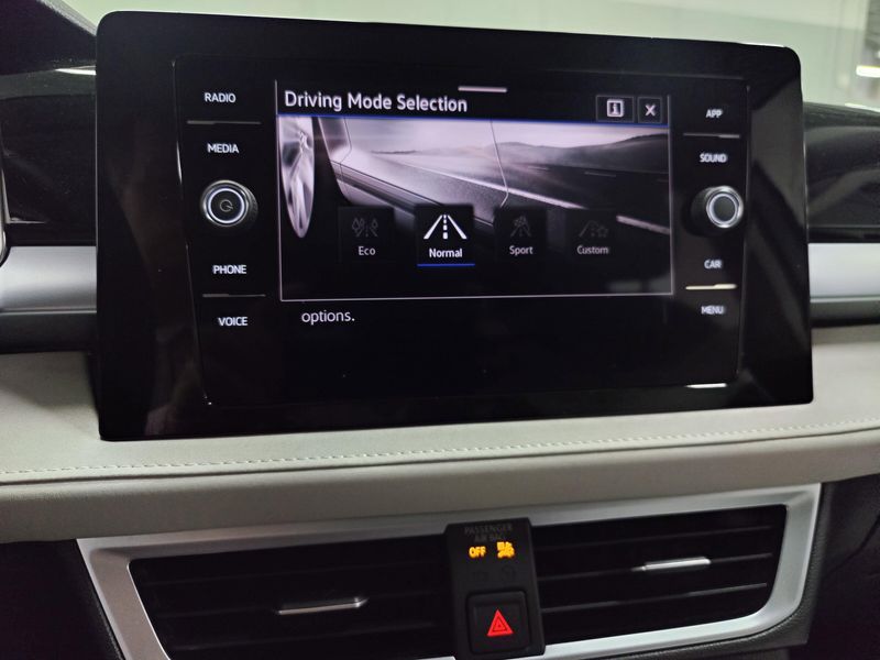 2025 Volkswagen Taos SE AWD w/SunroofImage 21