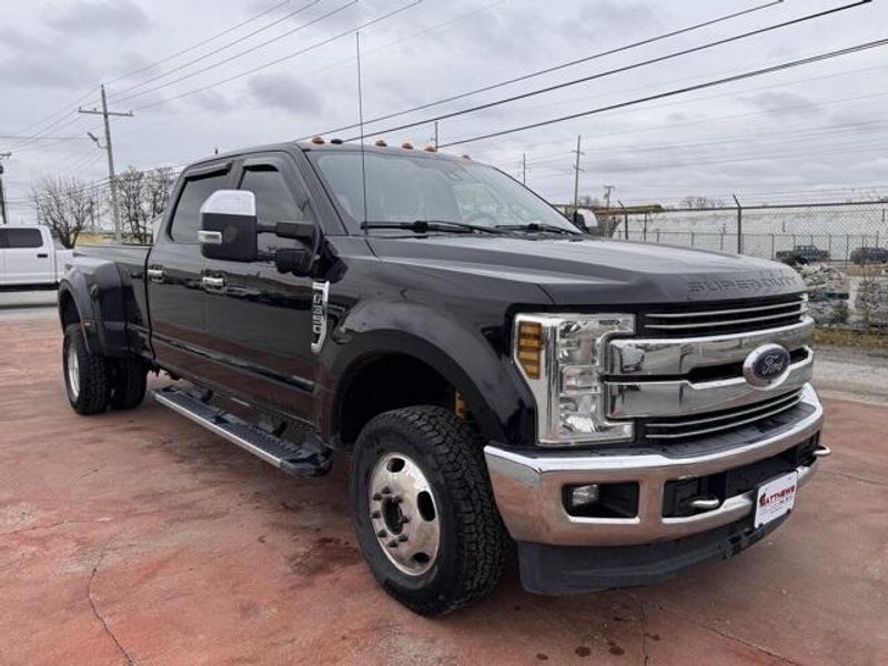 2018 Ford F-350 Lariat photo 3