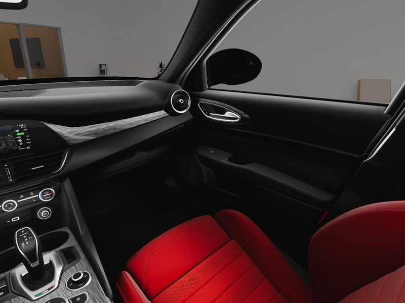 New 2025 Alfa Romeo Giulia RwdImage 9