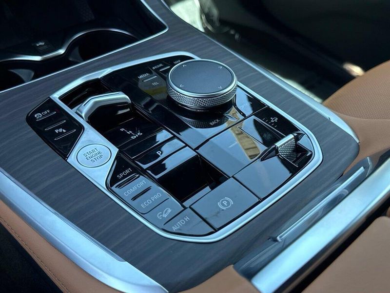 New 2027 BMW X7 xDrive40iImage 24