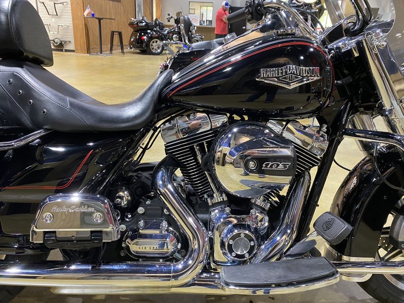2014 Harley-Davidson ROAD KING Image 6