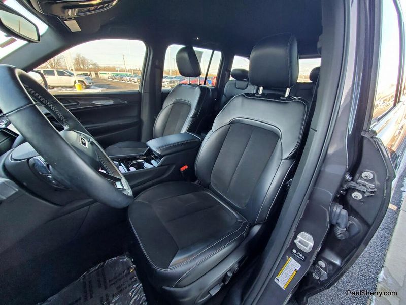 Used 2022 Jeep Grand Cherokee Altitude