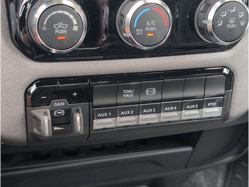 2025 RAM 4500 Tradesman Chassis Crew Cab 4x4 60