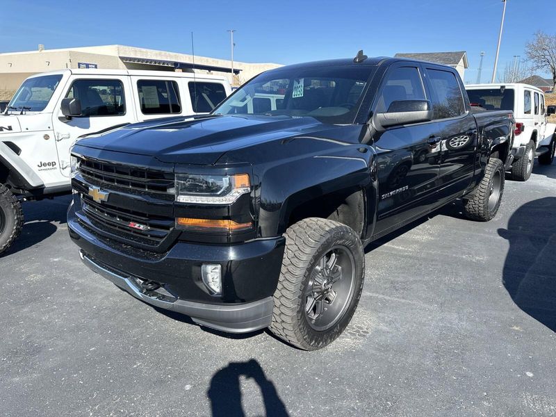 2018 Chevrolet Silverado 1500 LTImage 1