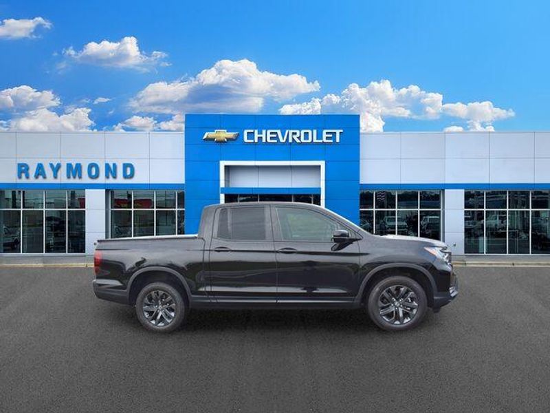 Used 2024 Honda Ridgeline SportImage 2