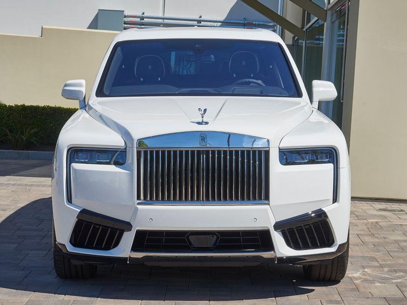 New 2026 Rolls-Royce Cullinan Image 6