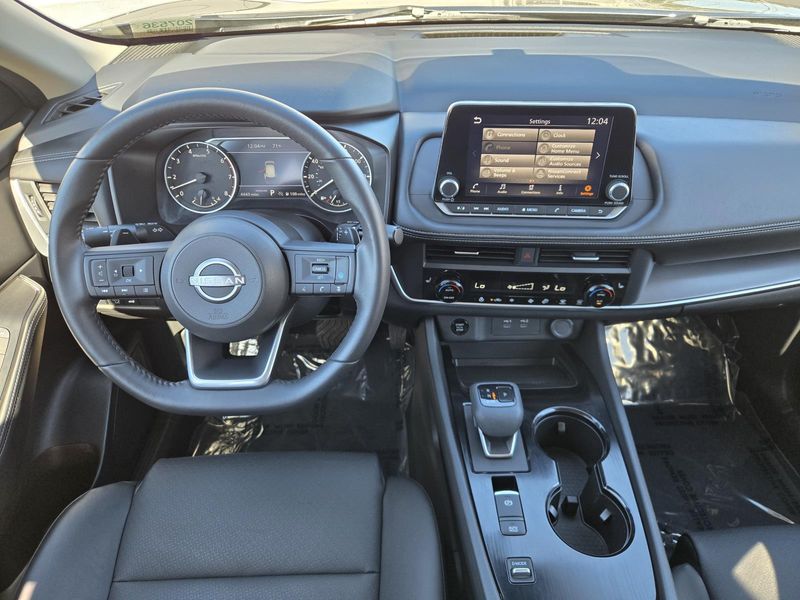 Used 2024 Nissan Rogue FWD SV