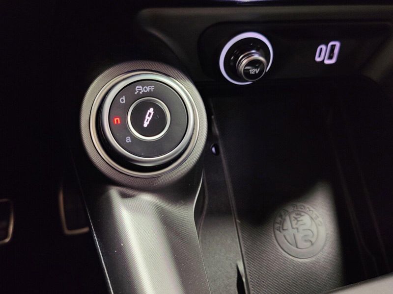 New 2024 Alfa Romeo Tonale Veloce EawdImage 27