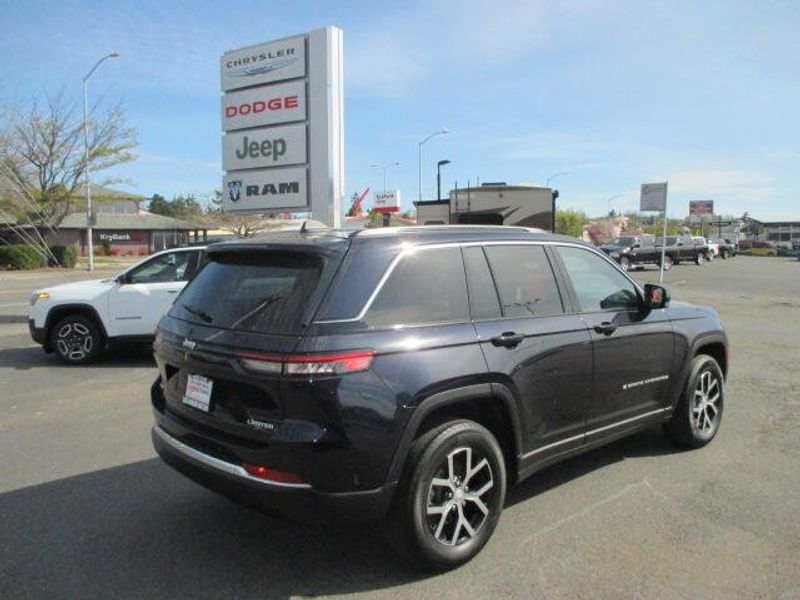 Used 2024 Jeep Grand Cherokee LimitedImage 7
