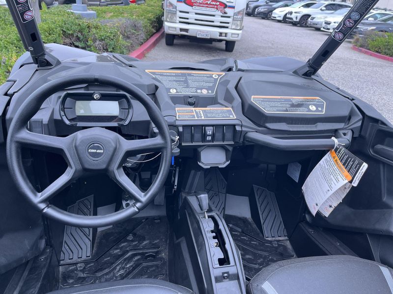 New 2025 Can-Am MAVERICK SPORT MAX DPS 1000R Image 16