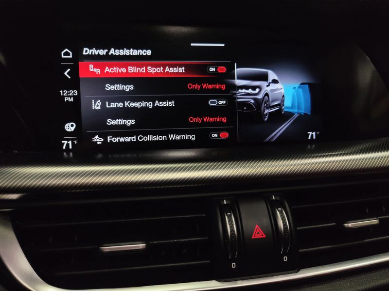 Used 2024 Alfa Romeo Stelvio Veloce AWD Premium w/Sunroof/NavImage 23