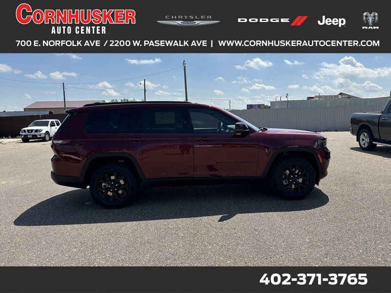 2024 Jeep Grand Cherokee L Altitude XImage 1