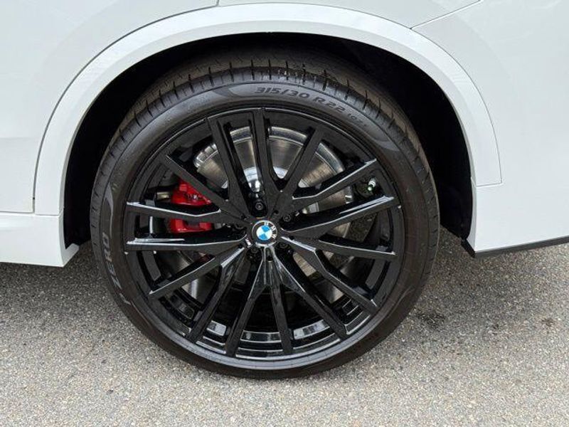New 2026 BMW X5 M60iImage 14