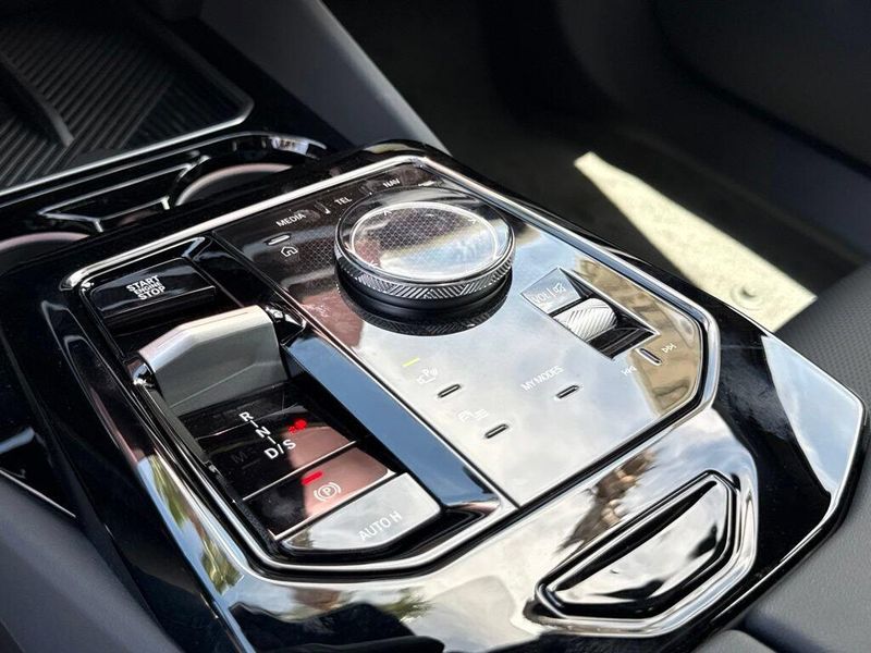 New 2027 BMW 5 Series 530iImage 24