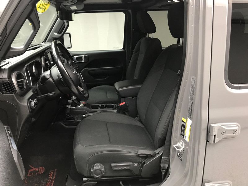 2021 Jeep Gladiator Willys photo 7