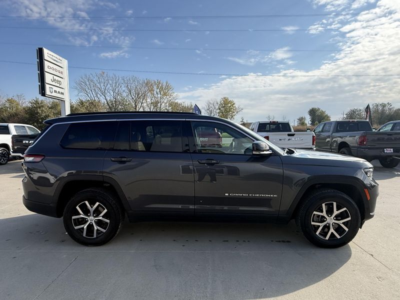 Used 2025 Jeep Grand Cherokee L LimitedImage 36