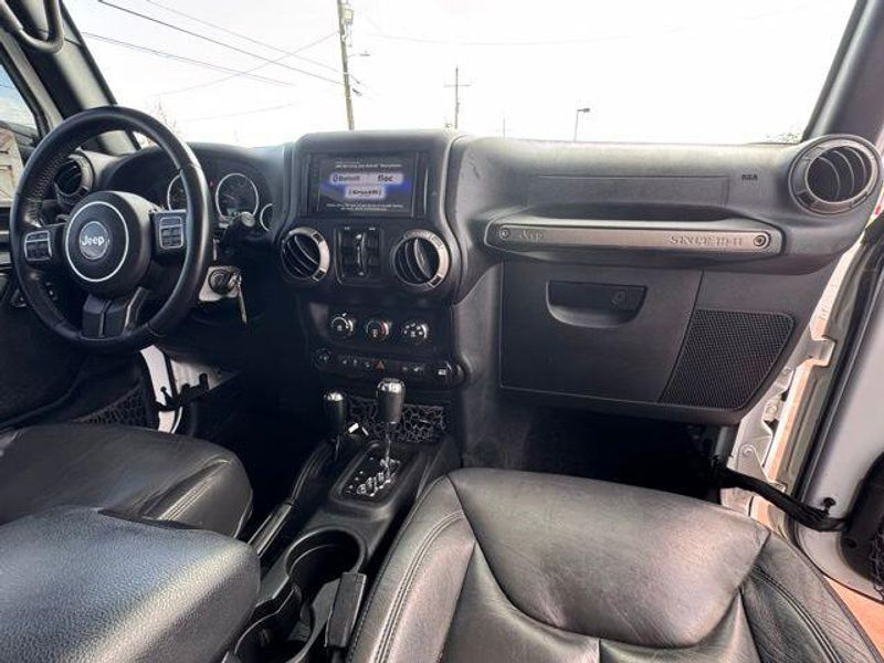 Used 2017 Jeep Wrangler Unlimited SportImage 10