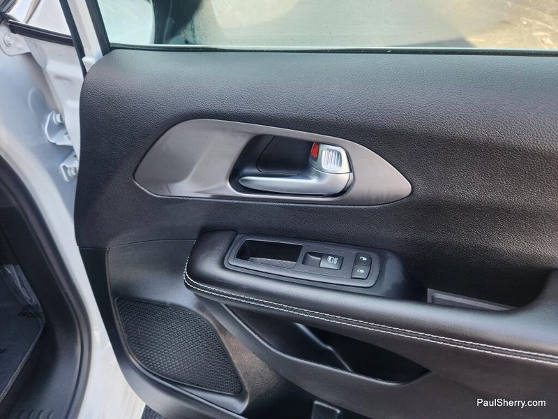 Used 2026 Chrysler Pacifica Select