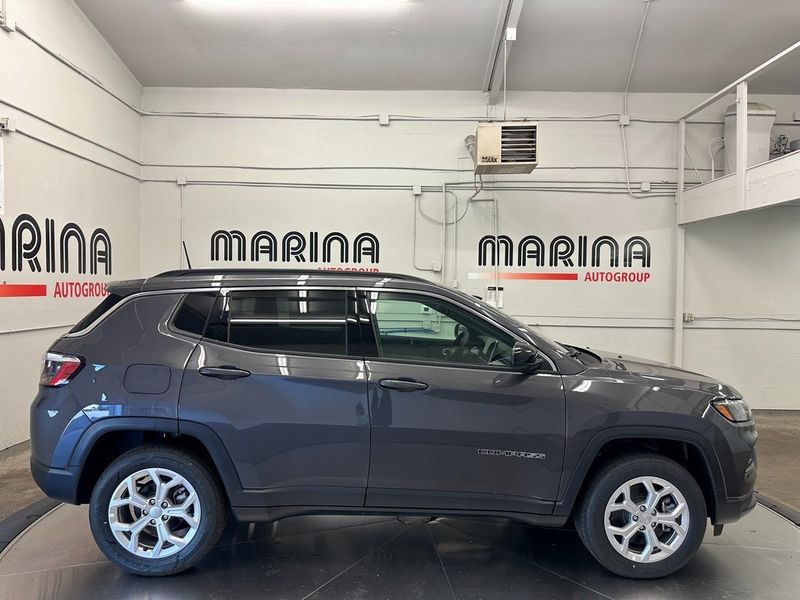 2024 Jeep Compass Latitude 4x4Image 4