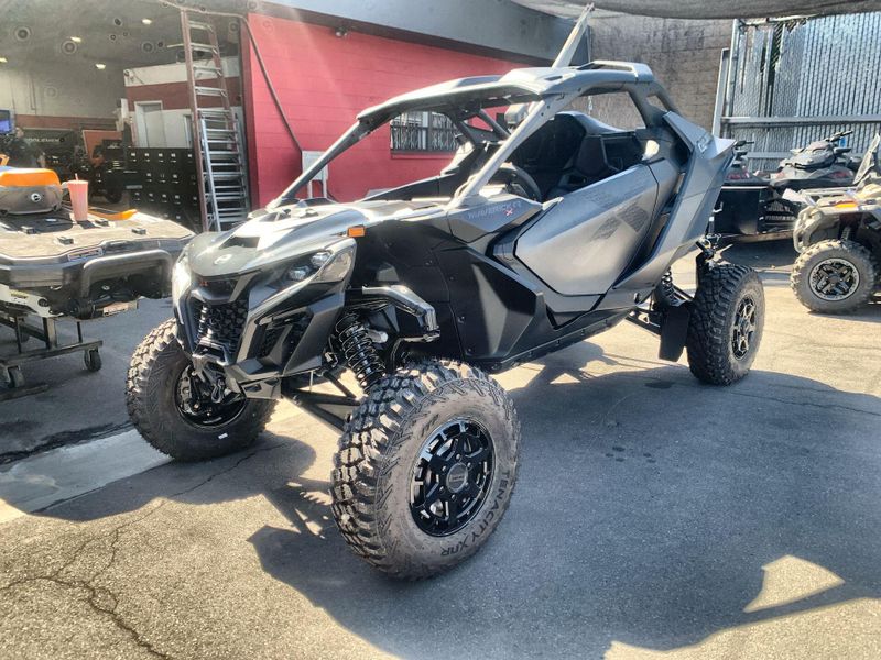 New 2025 Can-Am MAVERICK R X 999T DCT Image 4