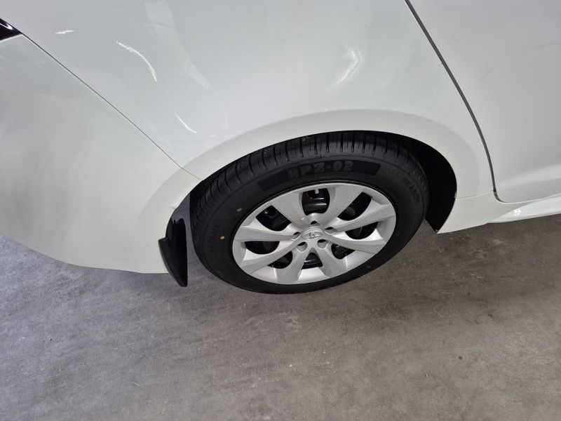 Used 2022 Toyota Corolla LEImage 6