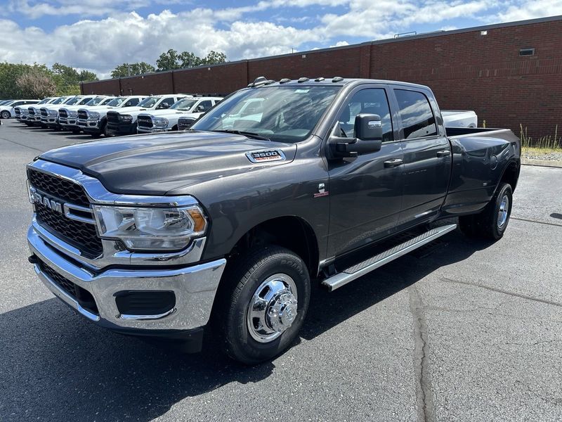 2024 RAM 3500 Tradesman Crew Cab 4x4 8