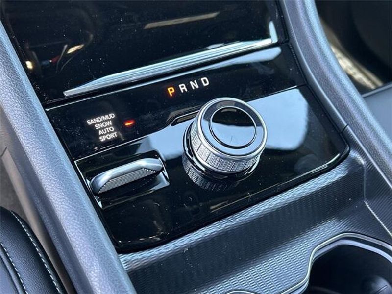 New 2025 Jeep Grand Cherokee L Limited 4x4Image 22