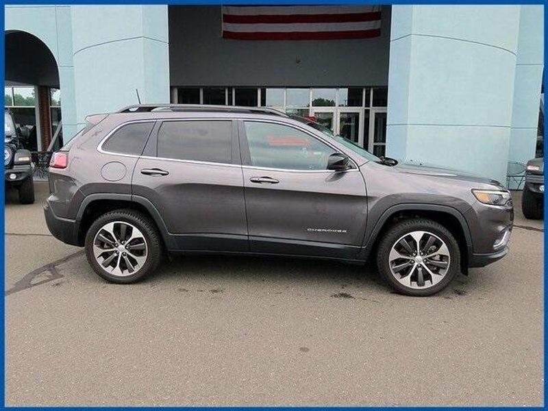 2022 Jeep Cherokee LimitedImage 2
