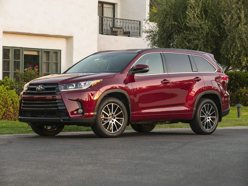 2017 Toyota Highlander XLEImage 1