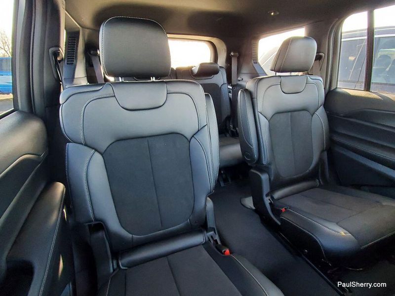 2025 Jeep Grand Cherokee Altitude X photo 4