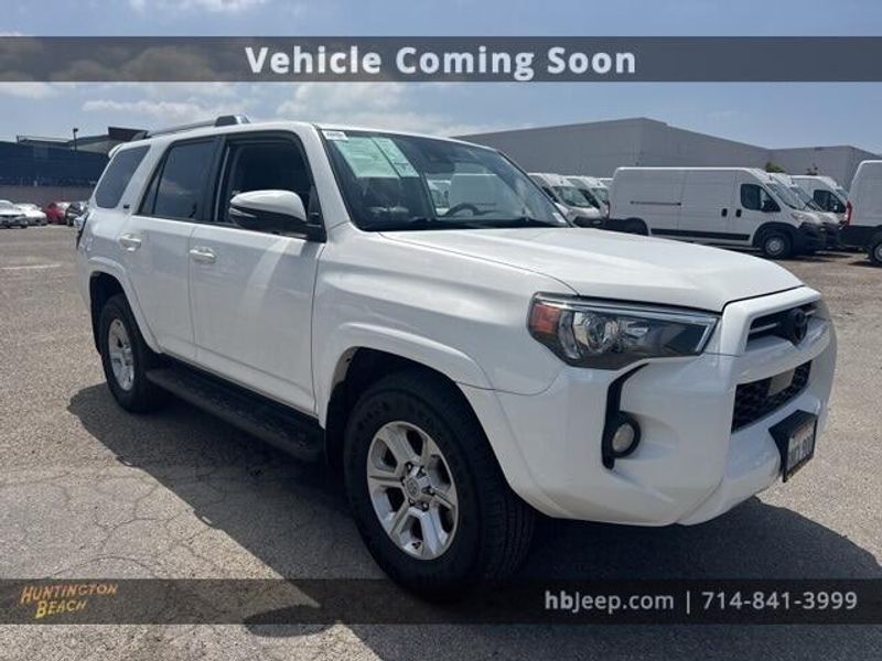2020 Toyota 4Runner SR5 PremiumImage 3
