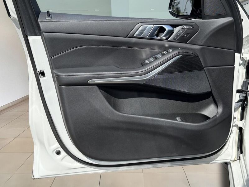 2022 BMW X7 xDrive40iImage 19