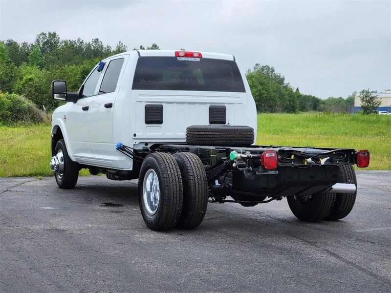 2024 RAM 3500 Tradesman Crew Cab Chassis 4x4 60