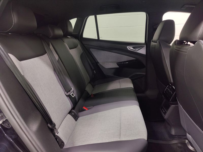 Used 2024 Volkswagen ID.4 Pro 82kW Long RangeImage 14