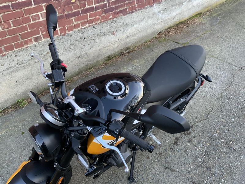 2025 Triumph TRIDENT 660