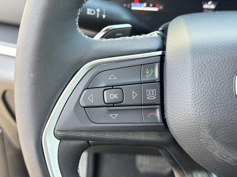 New 2026 Jeep Grand Cherokee Laredo X 4x2